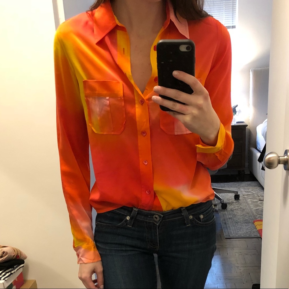 Equipment silk button down